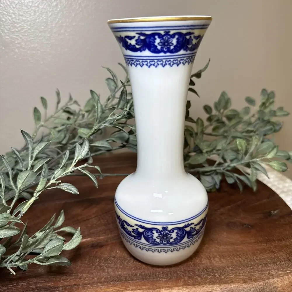 Vintage Porcelanas Ibis Portugal Blue White Scrollwork Porcelain Bud Vase 7.5”